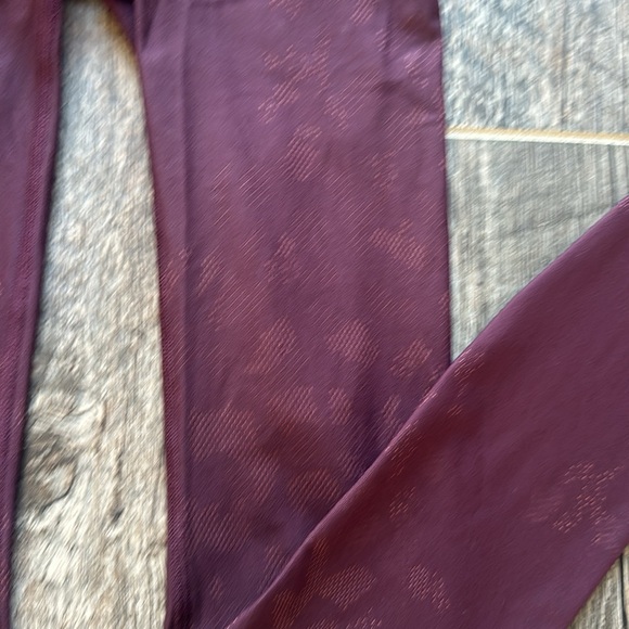 Lululemon high rise leggings size 4 - Picture 5 of 8